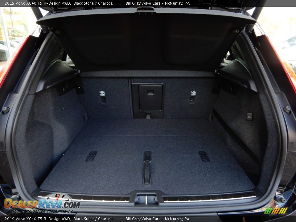 2019 Volvo XC40 T5 R-Design AWD Trunk Photo #5