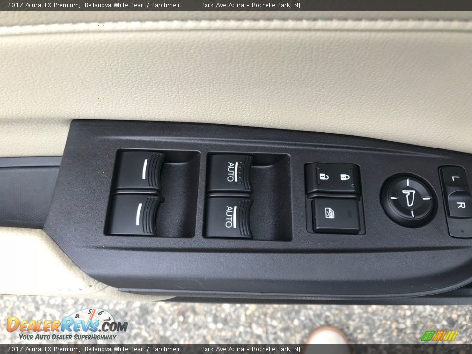 2017 Acura ILX Premium Bellanova White Pearl / Parchment Photo #30