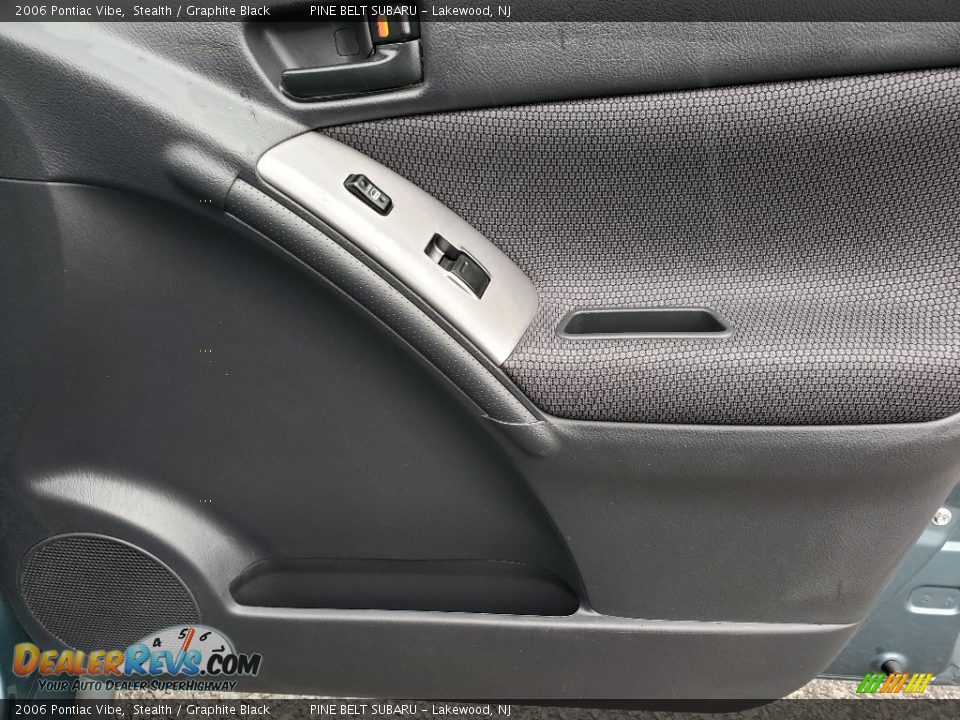 2006 Pontiac Vibe Stealth / Graphite Black Photo #10