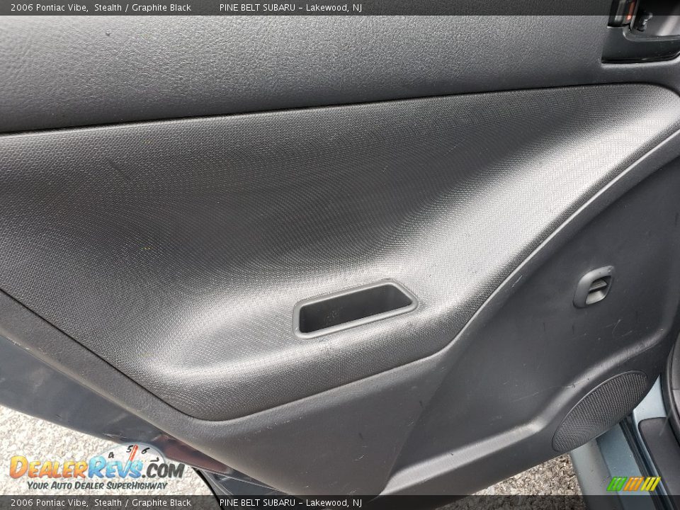 2006 Pontiac Vibe Stealth / Graphite Black Photo #16