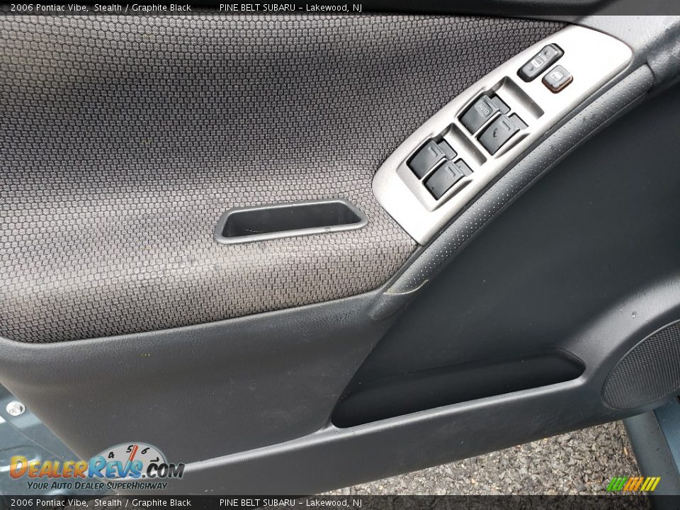 2006 Pontiac Vibe Stealth / Graphite Black Photo #20
