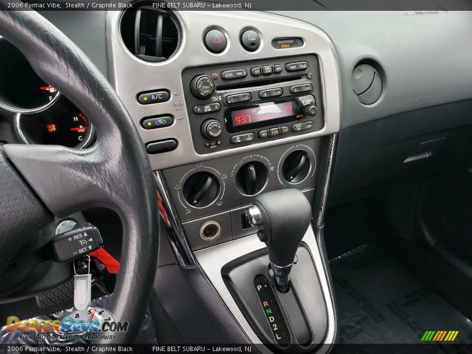 2006 Pontiac Vibe Stealth / Graphite Black Photo #25