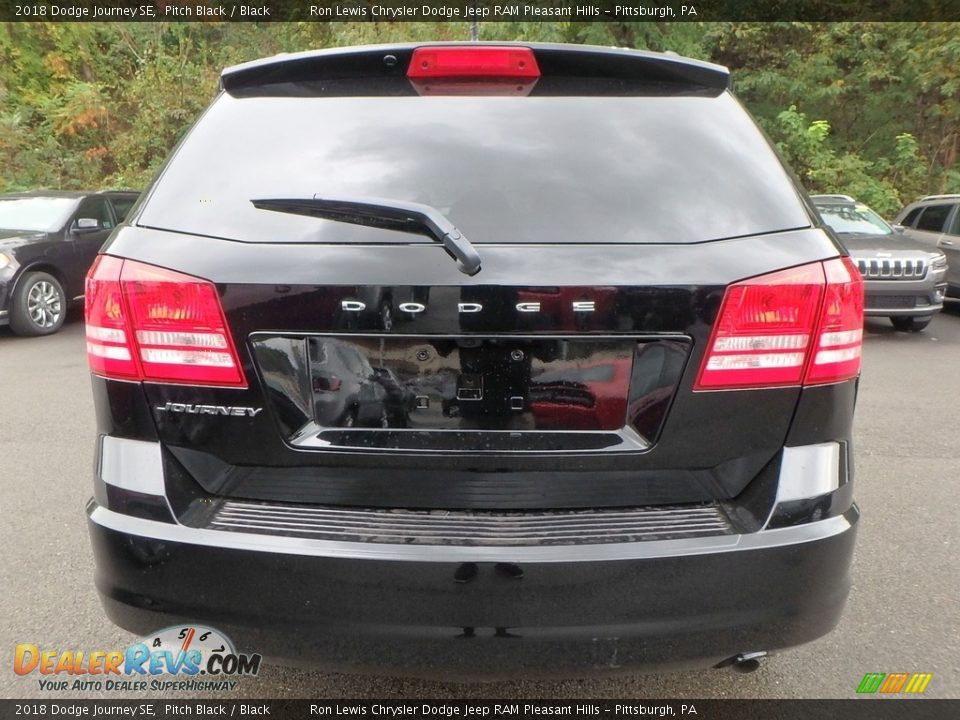 2018 Dodge Journey SE Pitch Black / Black Photo #4