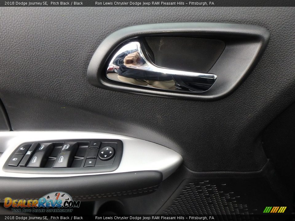 2018 Dodge Journey SE Pitch Black / Black Photo #13