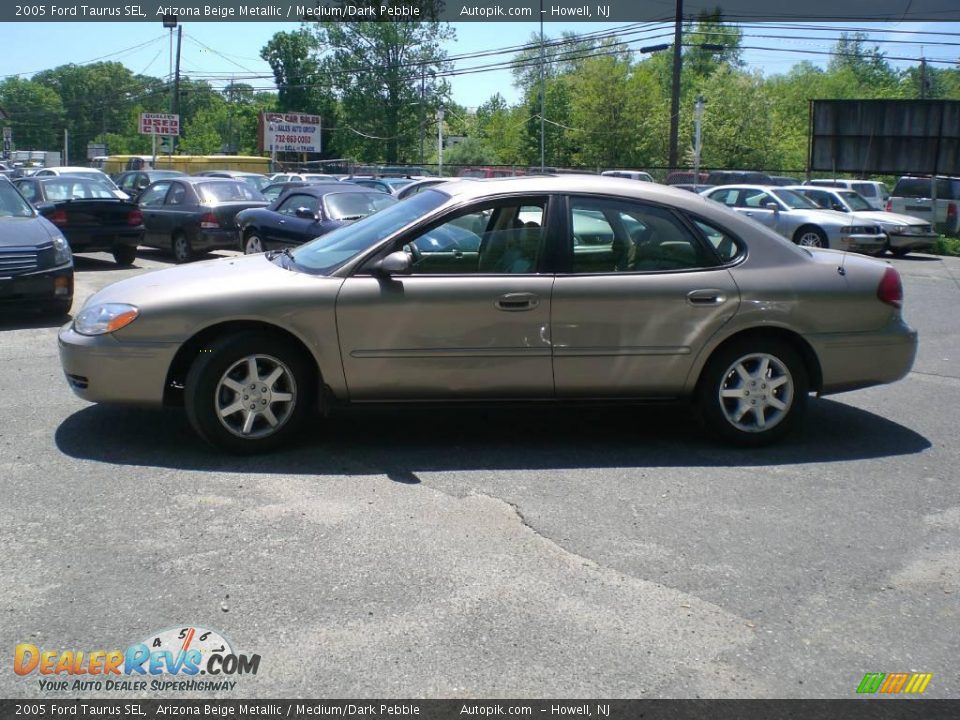 2005 Ford Taurus SEL Arizona Beige Metallic / Medium/Dark Pebble Photo #4