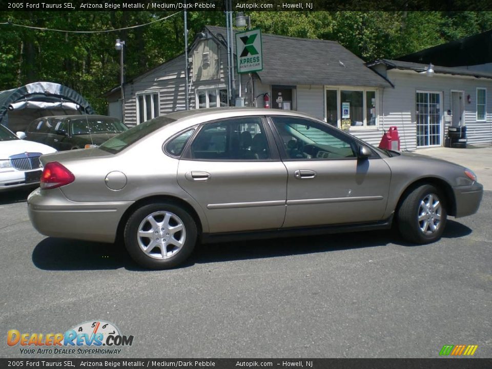 2005 Ford Taurus SEL Arizona Beige Metallic / Medium/Dark Pebble Photo #8