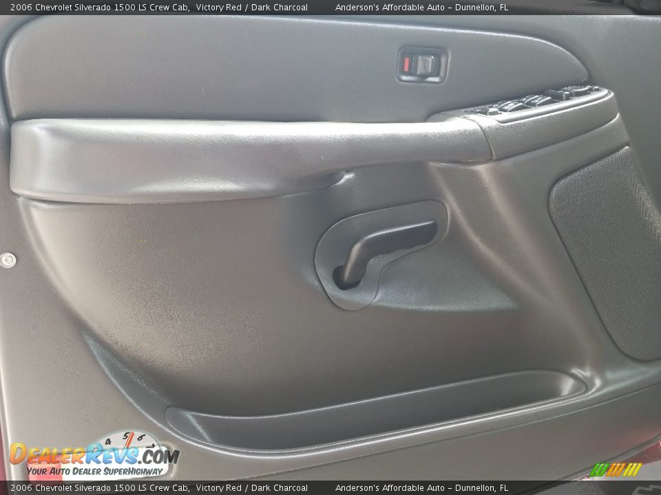 2006 Chevrolet Silverado 1500 LS Crew Cab Victory Red / Dark Charcoal Photo #9