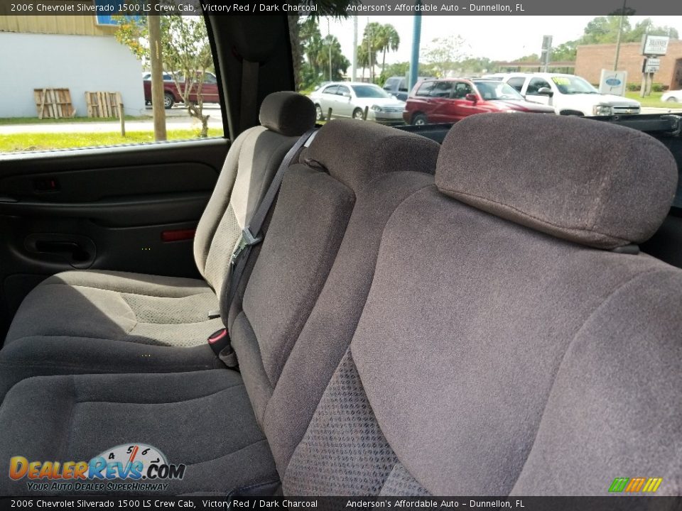 2006 Chevrolet Silverado 1500 LS Crew Cab Victory Red / Dark Charcoal Photo #16