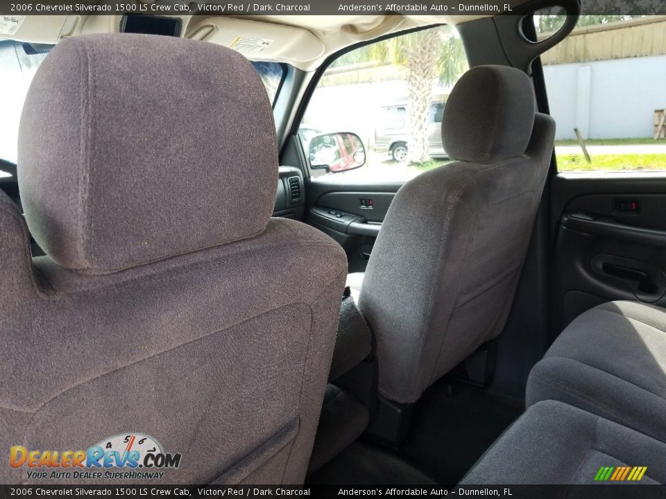 2006 Chevrolet Silverado 1500 LS Crew Cab Victory Red / Dark Charcoal Photo #17