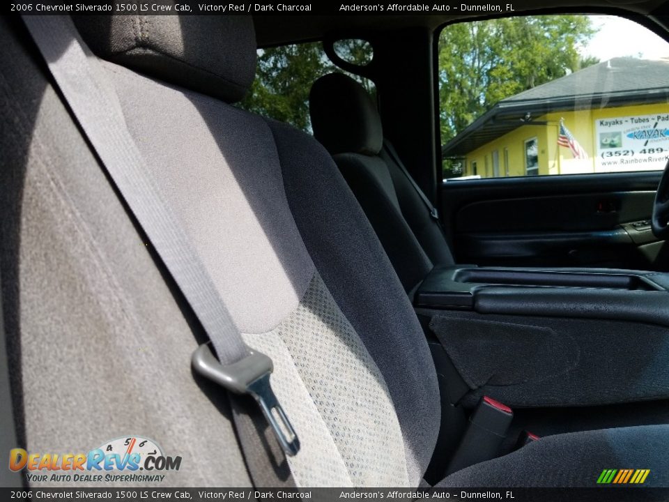 2006 Chevrolet Silverado 1500 LS Crew Cab Victory Red / Dark Charcoal Photo #20