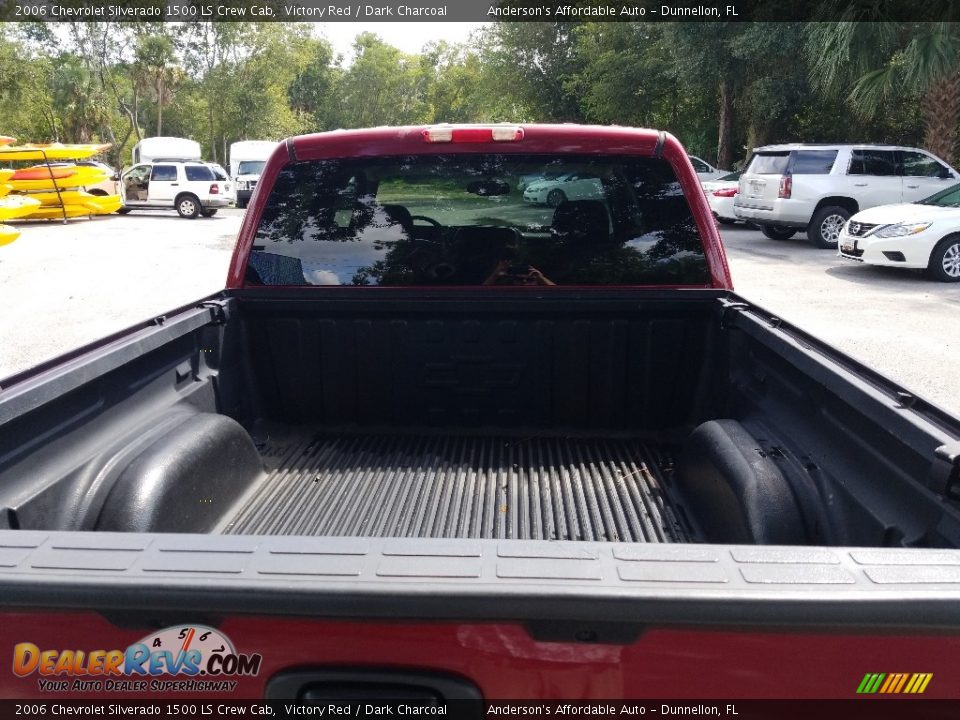 2006 Chevrolet Silverado 1500 LS Crew Cab Victory Red / Dark Charcoal Photo #24