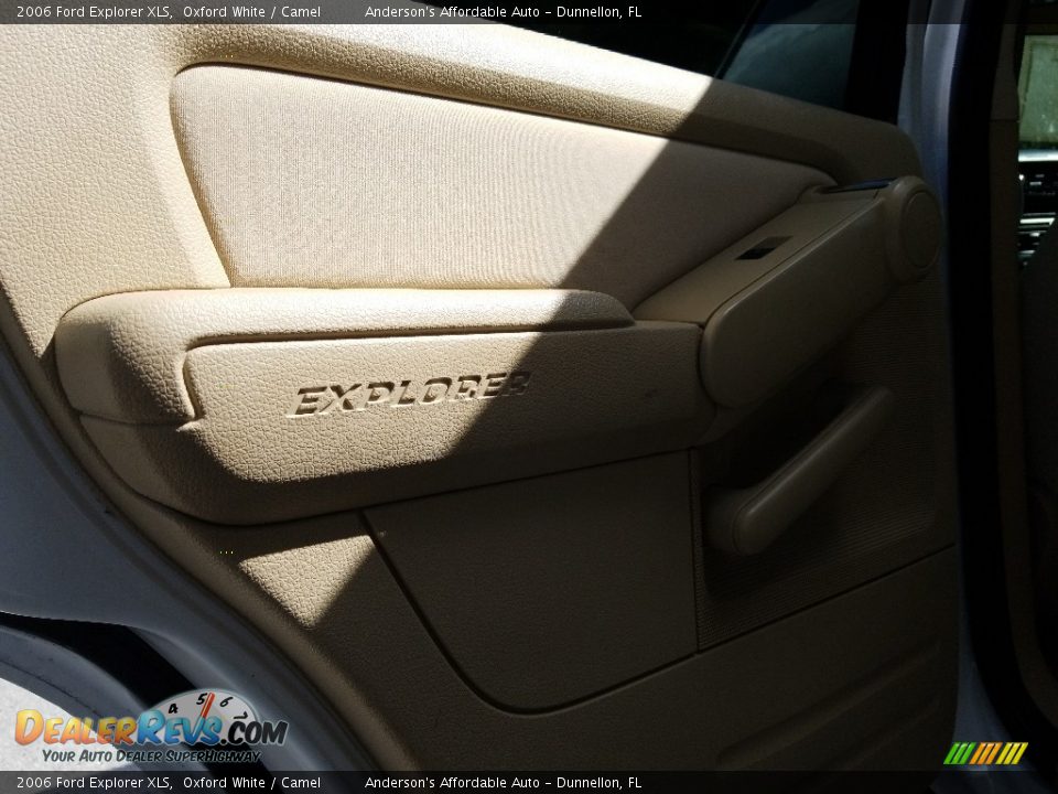 2006 Ford Explorer XLS Oxford White / Camel Photo #14