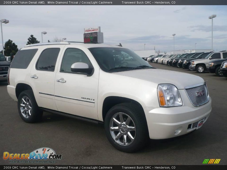 2009 GMC Yukon Denali AWD White Diamond Tricoat / Cocoa/Light Cashmere Photo #1