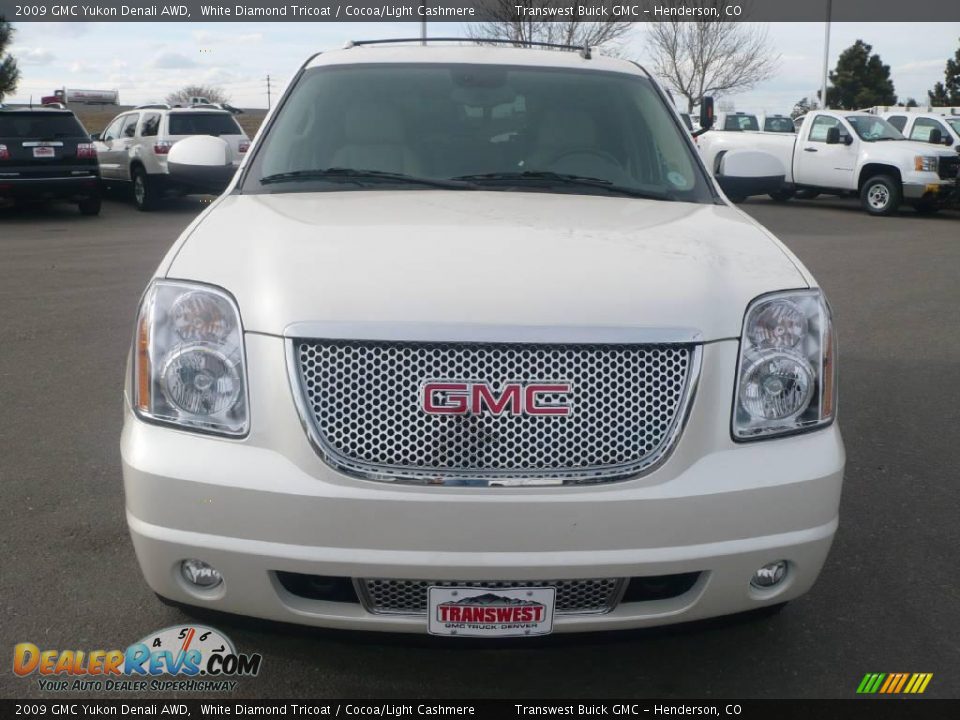 2009 GMC Yukon Denali AWD White Diamond Tricoat / Cocoa/Light Cashmere Photo #2