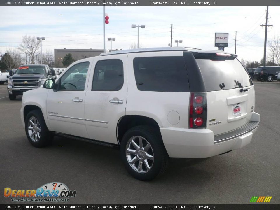 2009 GMC Yukon Denali AWD White Diamond Tricoat / Cocoa/Light Cashmere Photo #4