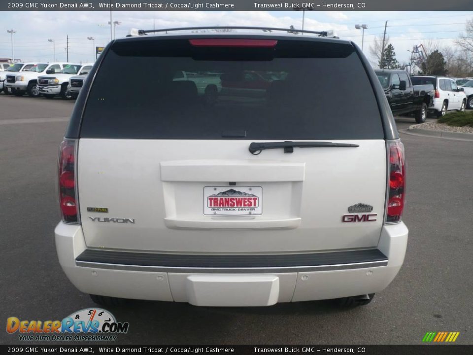 2009 GMC Yukon Denali AWD White Diamond Tricoat / Cocoa/Light Cashmere Photo #5