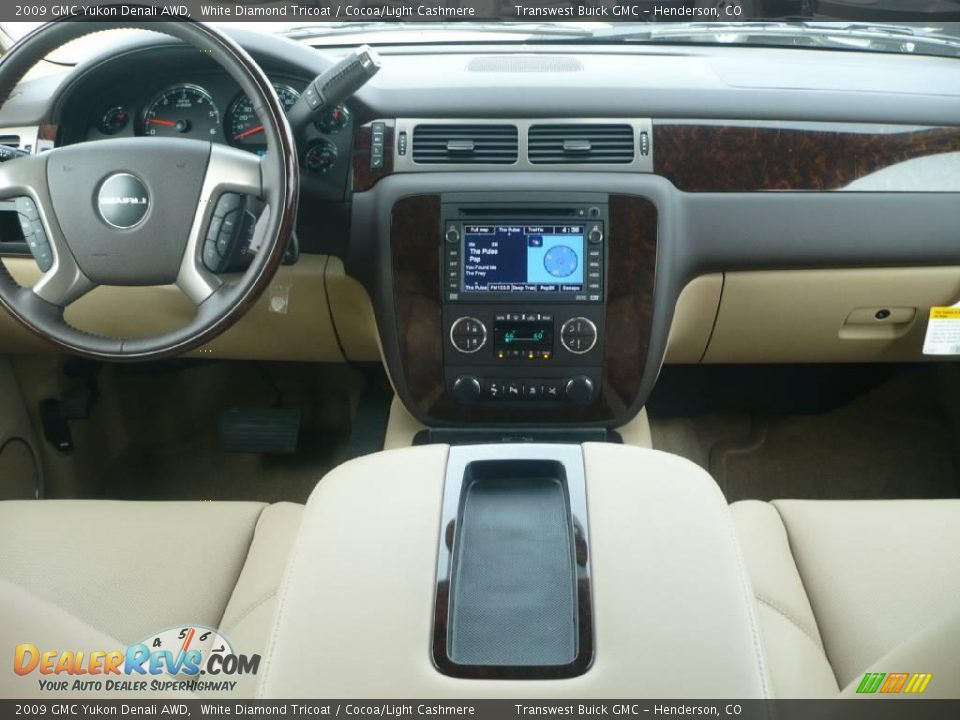 2009 GMC Yukon Denali AWD White Diamond Tricoat / Cocoa/Light Cashmere Photo #8