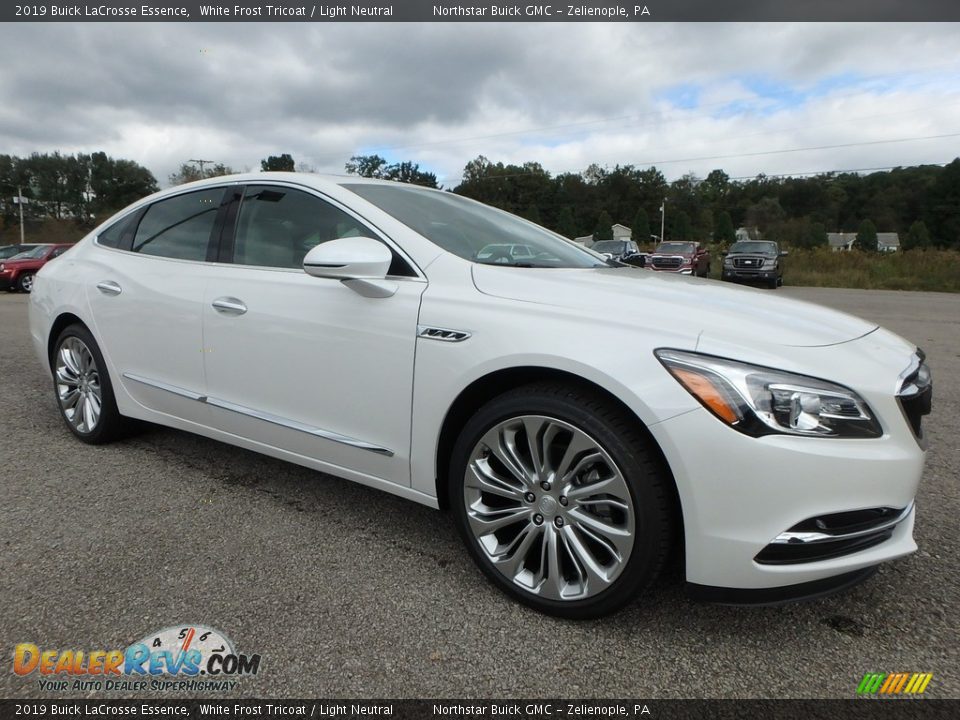 White Frost Tricoat 2019 Buick LaCrosse Essence Photo #3