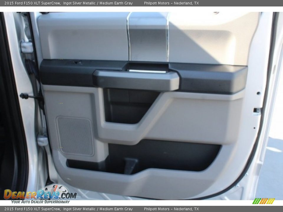 2015 Ford F150 XLT SuperCrew Ingot Silver Metallic / Medium Earth Gray Photo #31