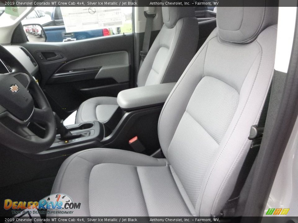 Front Seat of 2019 Chevrolet Colorado WT Crew Cab 4x4 Photo #14