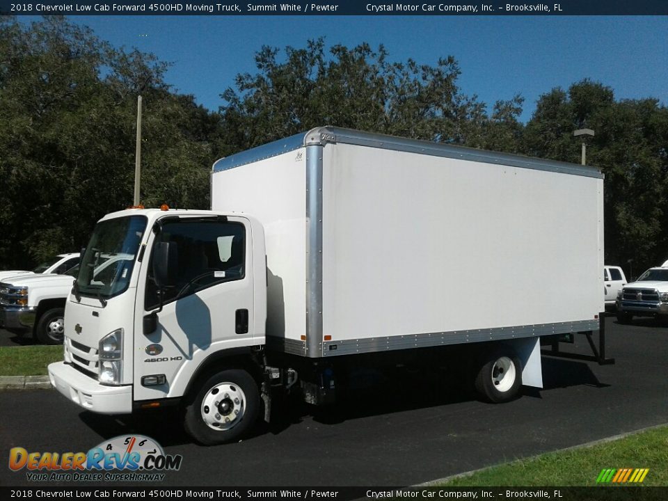 Front 3/4 View of 2018 Chevrolet Low Cab Forward 4500HD Moving Truck Photo #1