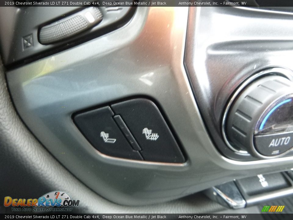 2019 Chevrolet Silverado LD LT Z71 Double Cab 4x4 Deep Ocean Blue Metallic / Jet Black Photo #17