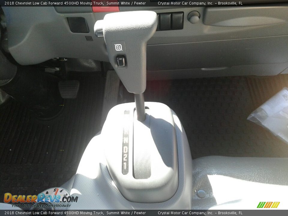 2018 Chevrolet Low Cab Forward 4500HD Moving Truck Shifter Photo #16