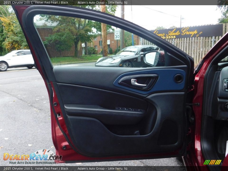 2015 Chrysler 200 S Velvet Red Pearl / Black Photo #6