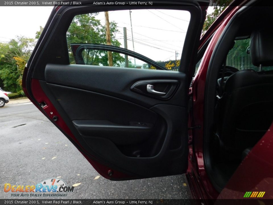 2015 Chrysler 200 S Velvet Red Pearl / Black Photo #8