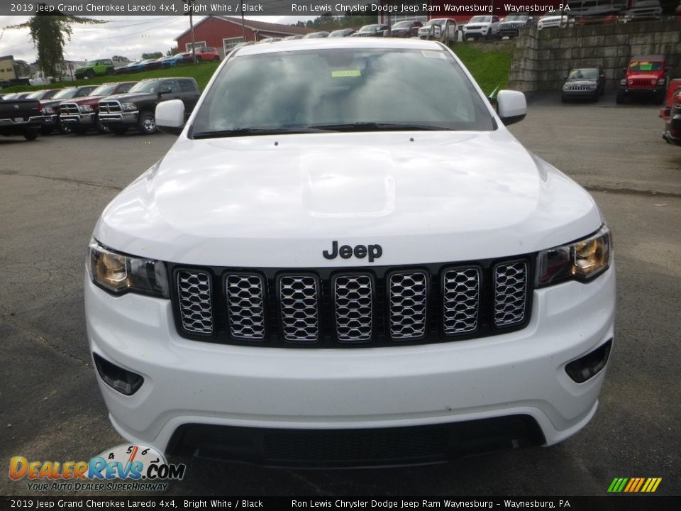 2019 Jeep Grand Cherokee Laredo 4x4 Bright White / Black Photo #8