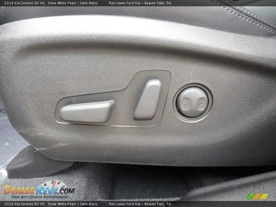 2019 Kia Sorento EX V6 Snow White Pearl / Satin Black Photo #17
