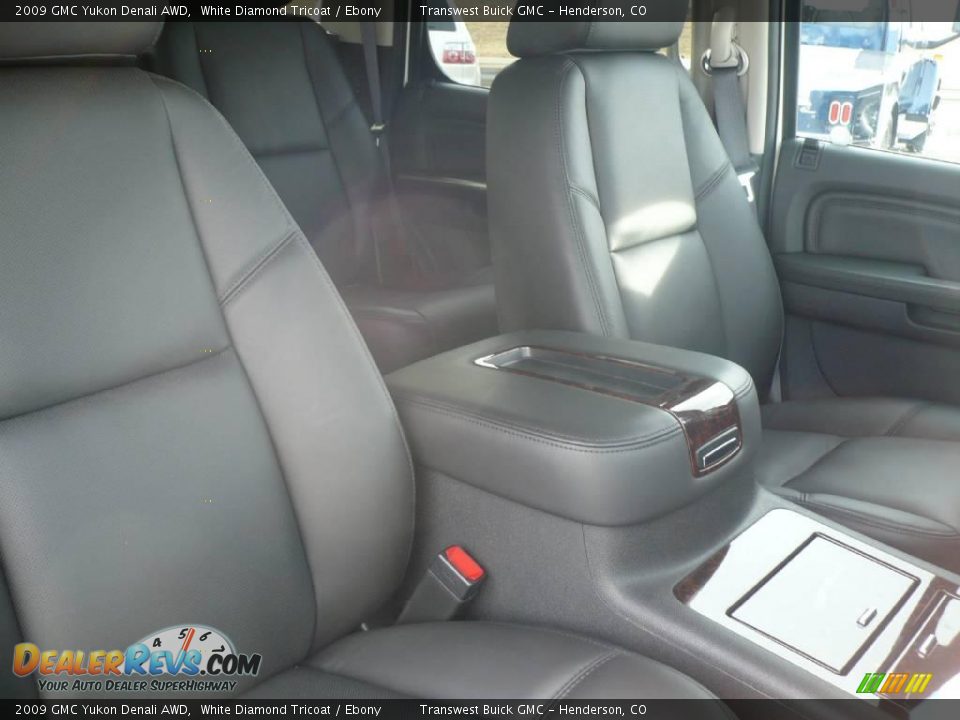 2009 GMC Yukon Denali AWD White Diamond Tricoat / Ebony Photo #7