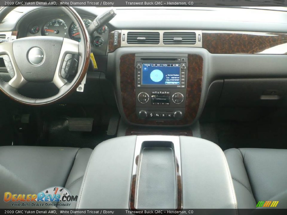 2009 GMC Yukon Denali AWD White Diamond Tricoat / Ebony Photo #8