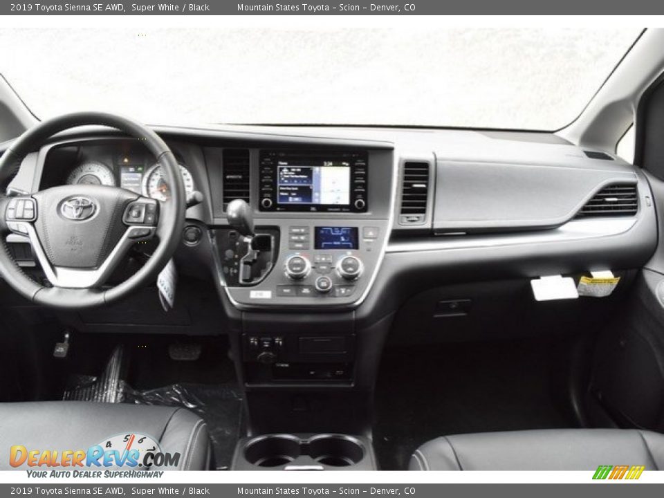 2019 Toyota Sienna SE AWD Super White / Black Photo #8