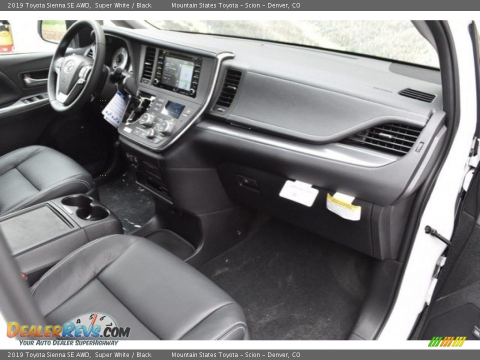 2019 Toyota Sienna SE AWD Super White / Black Photo #11