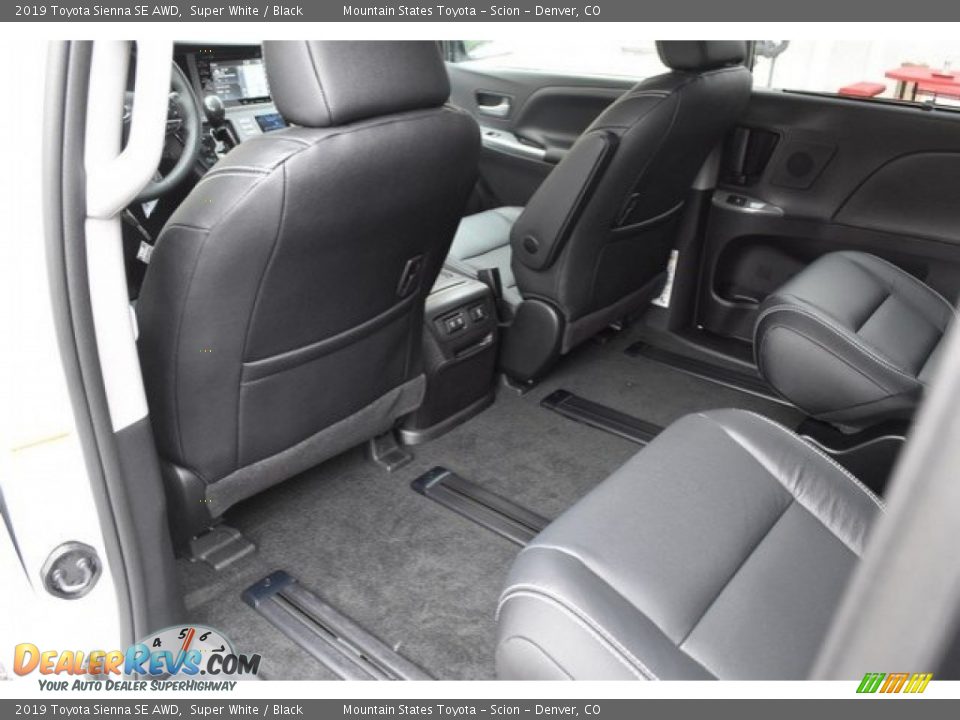 2019 Toyota Sienna SE AWD Super White / Black Photo #14