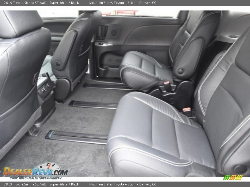 2019 Toyota Sienna SE AWD Super White / Black Photo #15