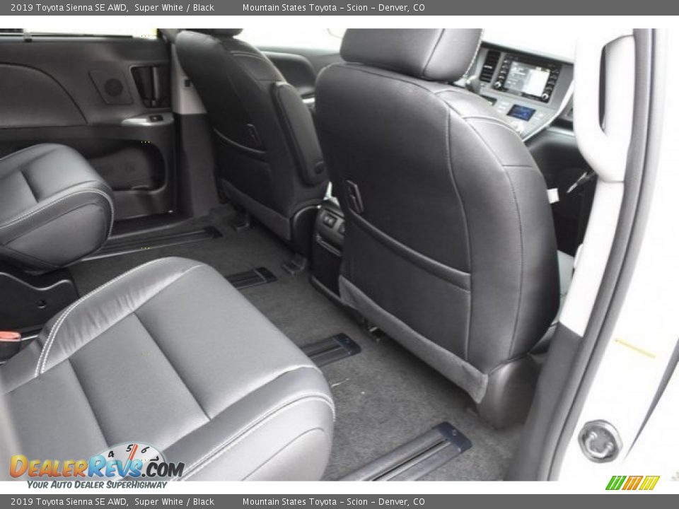 2019 Toyota Sienna SE AWD Super White / Black Photo #18