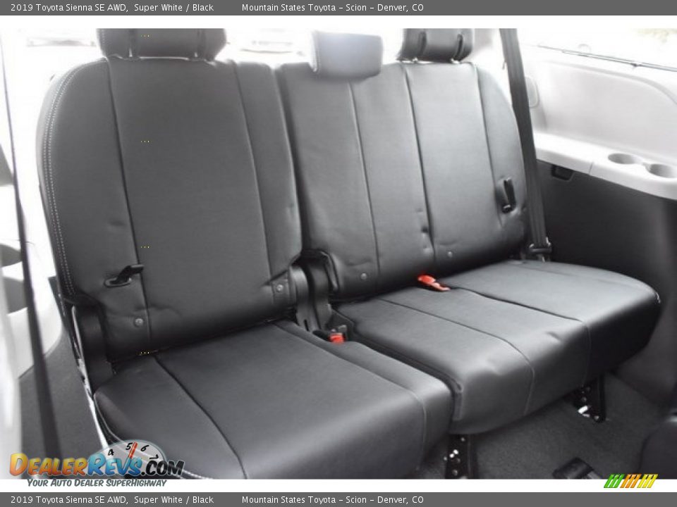 2019 Toyota Sienna SE AWD Super White / Black Photo #21