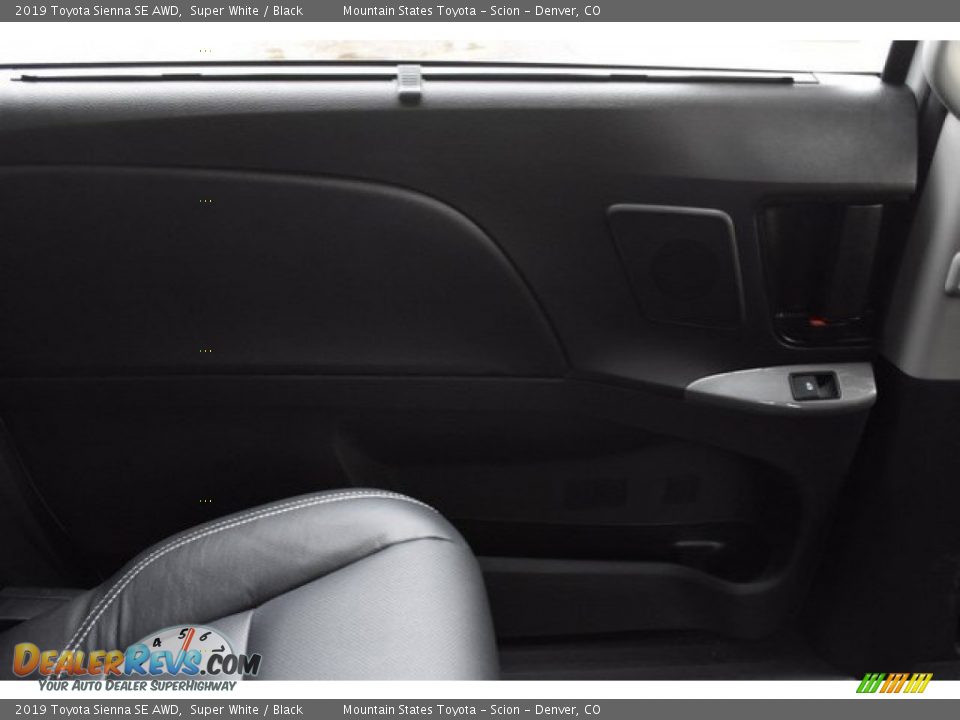 2019 Toyota Sienna SE AWD Super White / Black Photo #24
