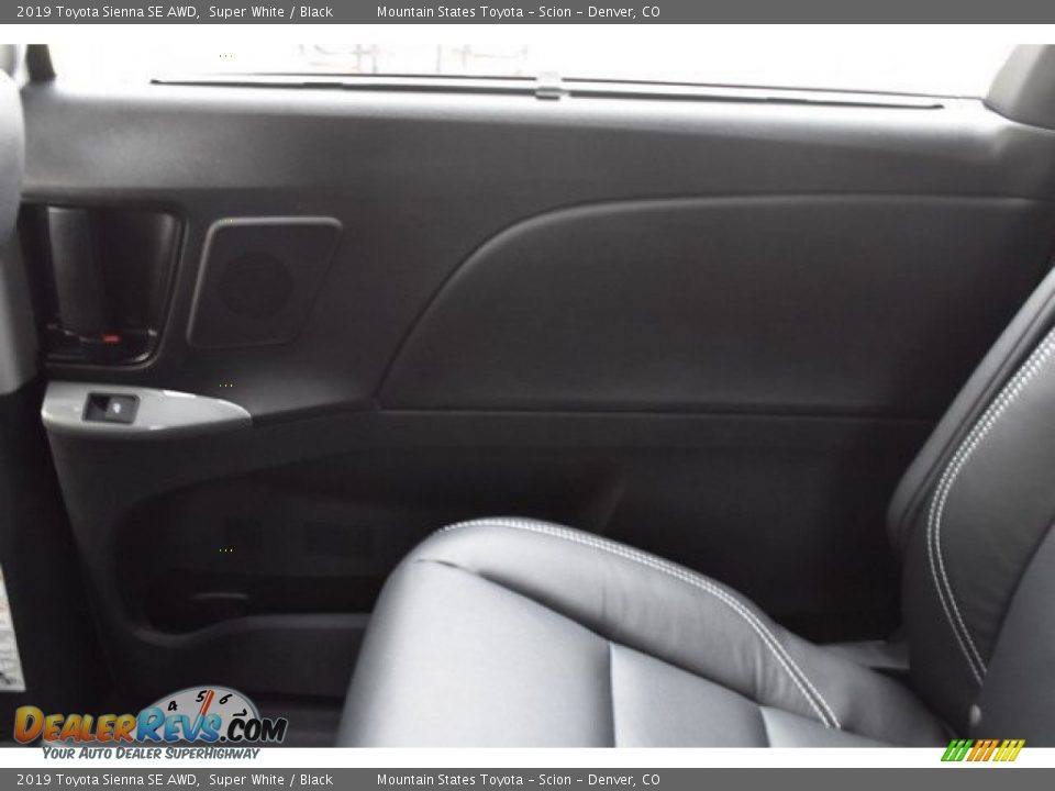 2019 Toyota Sienna SE AWD Super White / Black Photo #25