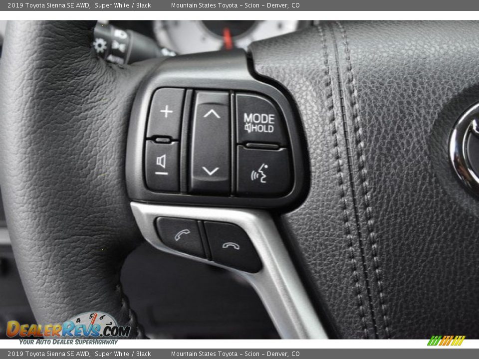 2019 Toyota Sienna SE AWD Super White / Black Photo #29