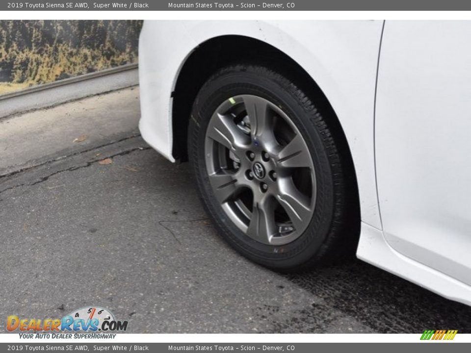2019 Toyota Sienna SE AWD Super White / Black Photo #35