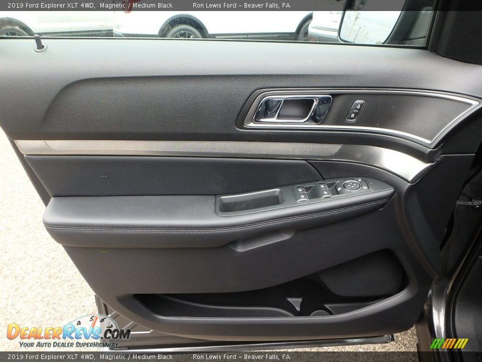 2019 Ford Explorer XLT 4WD Magnetic / Medium Black Photo #15