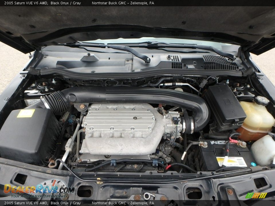 2005 Saturn VUE V6 AWD Black Onyx / Gray Photo #2
