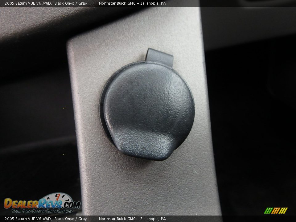 2005 Saturn VUE V6 AWD Black Onyx / Gray Photo #29
