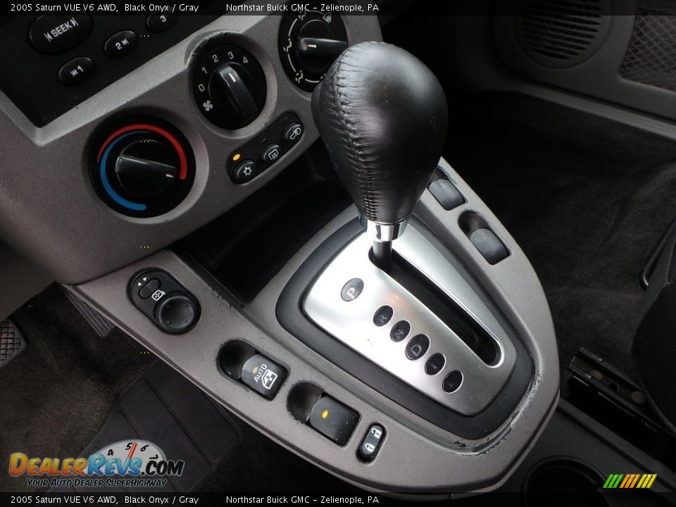 2005 Saturn VUE V6 AWD Black Onyx / Gray Photo #30