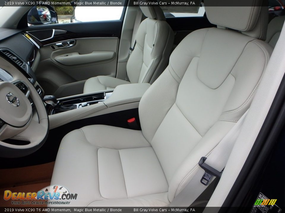 2019 Volvo XC90 T6 AWD Momentum Magic Blue Metallic / Blonde Photo #7