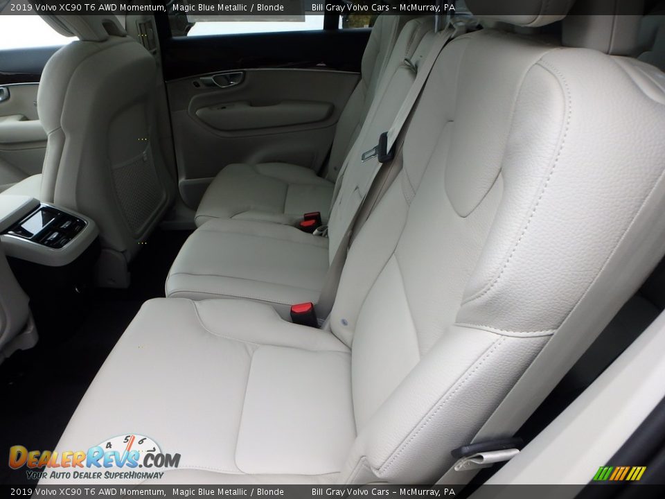 2019 Volvo XC90 T6 AWD Momentum Magic Blue Metallic / Blonde Photo #8