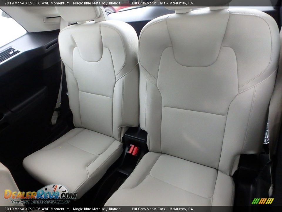 2019 Volvo XC90 T6 AWD Momentum Magic Blue Metallic / Blonde Photo #9